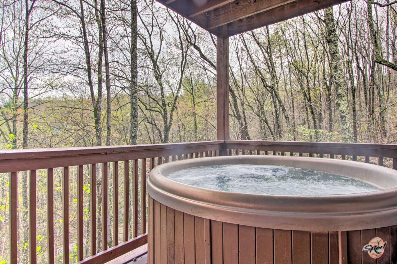 Sevierville Sanctuary Hot Tub, Pool Table And Deck! Kültér fotó