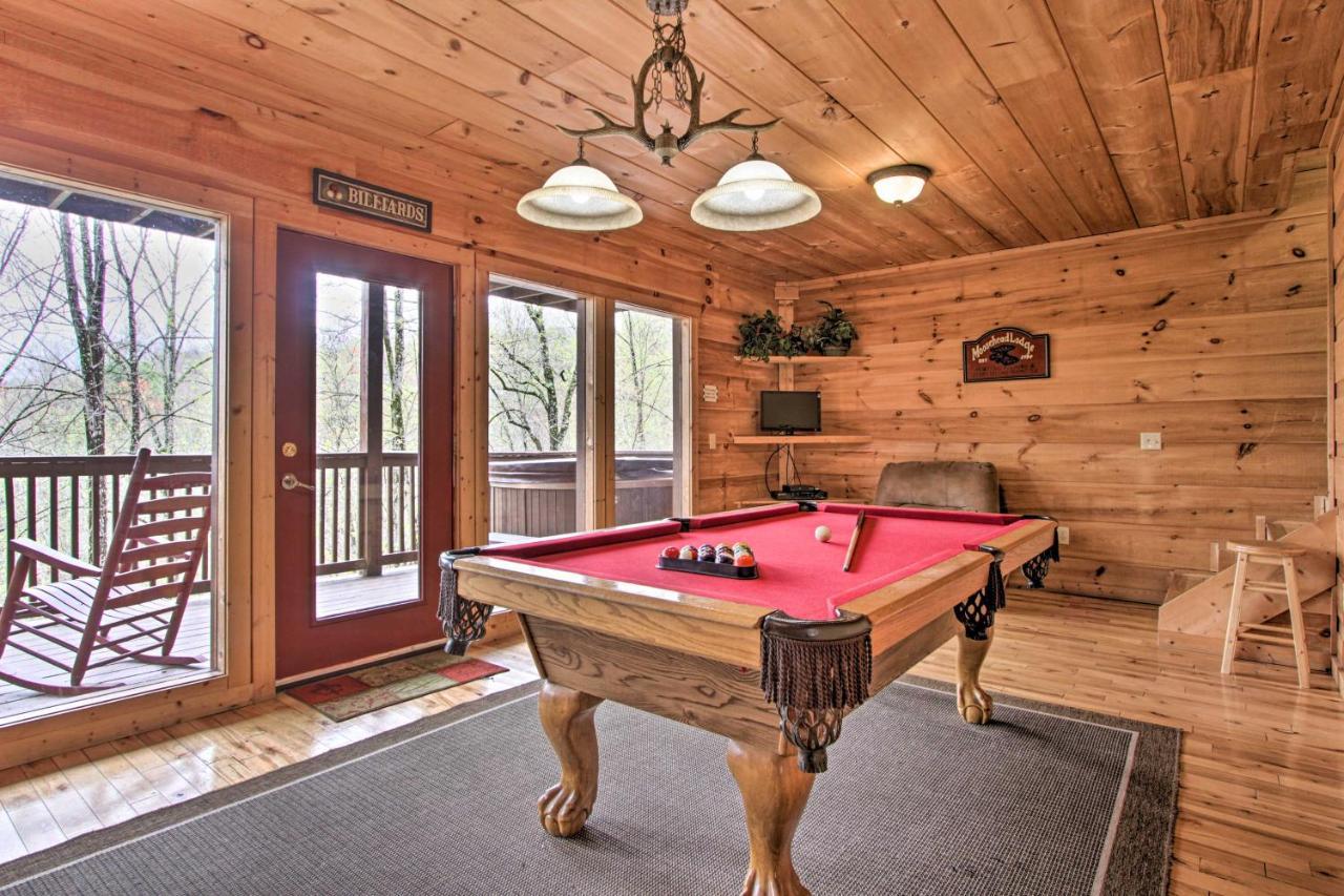 Sevierville Sanctuary Hot Tub, Pool Table And Deck! Kültér fotó