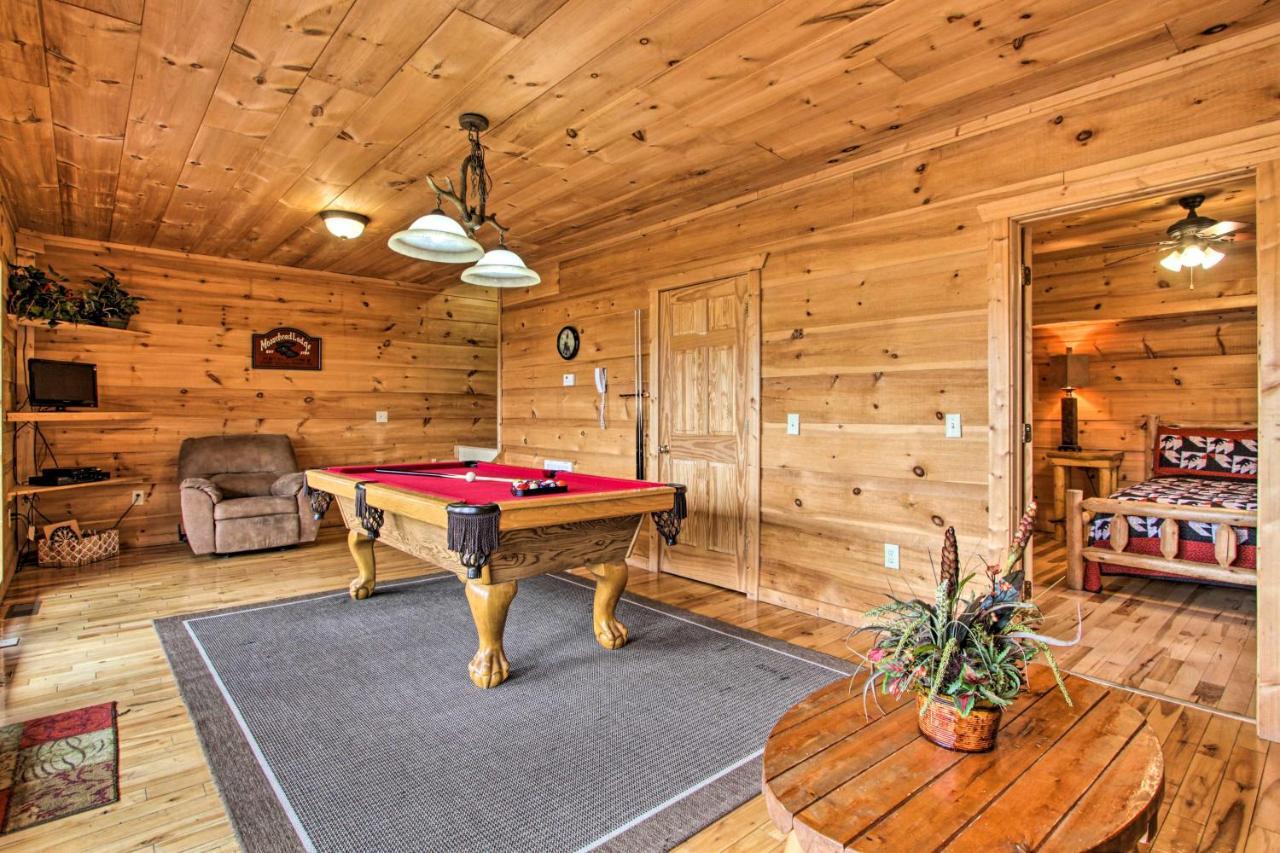 Sevierville Sanctuary Hot Tub, Pool Table And Deck! Kültér fotó