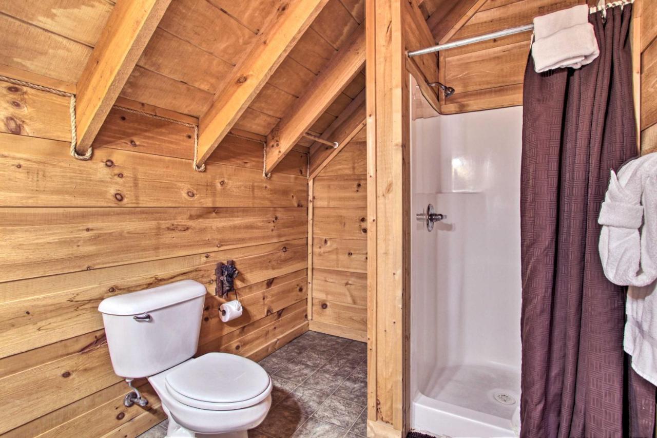 Sevierville Sanctuary Hot Tub, Pool Table And Deck! Kültér fotó